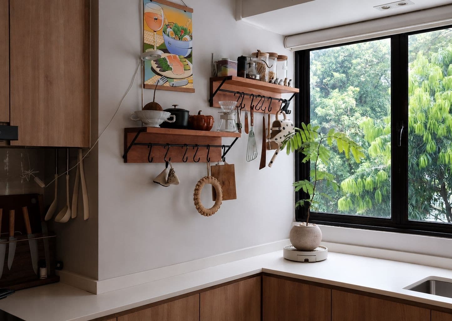 A quiet afternoon in the kitchen